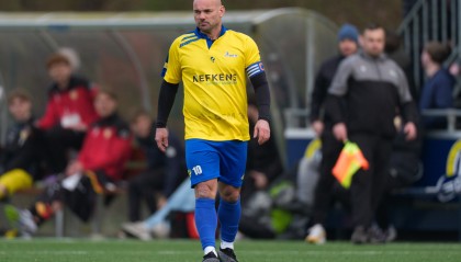 开云App下载-参加真人秀减重10公斤！41岁斯内德业余联赛复出，球队助教是他哥