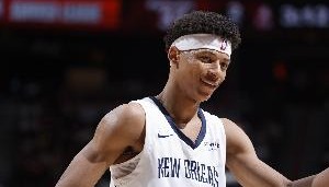 打得还行！7号秀费尔斯16中7拿到拿到22分7板4助3断1帽 5失误