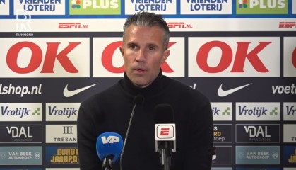 开云体育App-被球迷怒骂"滚蛋"！范佩西：听到了，但这些年我已练就一副厚脸皮