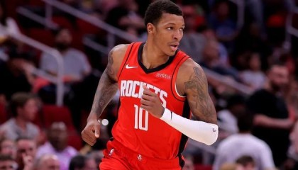 铁树开花，火箭三连败期间低迷的贾巴里连续20个三分不中后终于命中