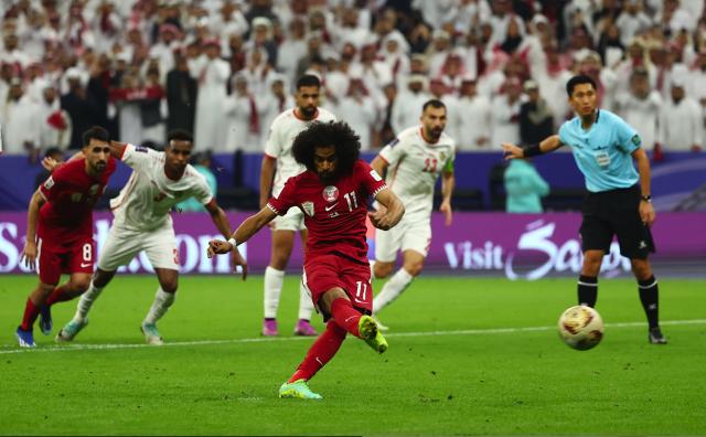 1707875343719017084.png 1-阿费夫是出生在多哈的索马里与也门混血儿.png